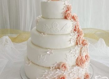 Classic Roses Wedding Cake